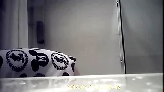 偷拍姊姊小奶诗诗洗澡China